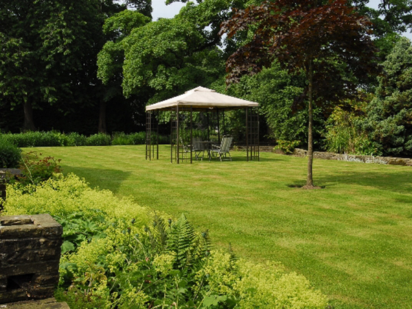 Ribble Valley Garden Picture